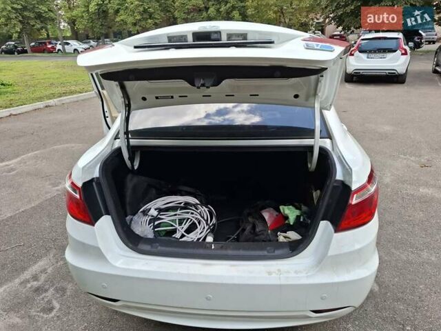 Белый Чанган Eado, объемом двигателя 0 л и пробегом 44 тыс. км за 7999 $, фото 5 на Automoto.ua