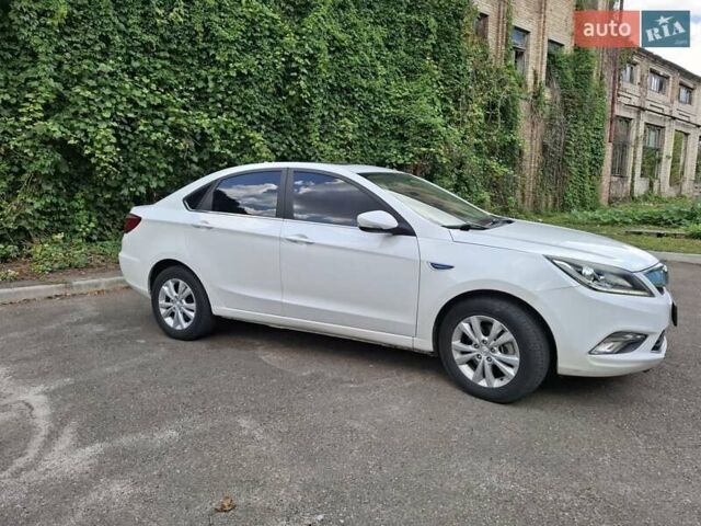 Белый Чанган Eado, объемом двигателя 0 л и пробегом 44 тыс. км за 7999 $, фото 10 на Automoto.ua