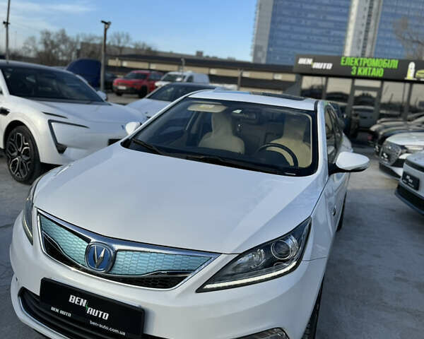 Білий Чанган Eado, об'ємом двигуна 0 л та пробігом 25 тис. км за 10500 $, фото 3 на Automoto.ua