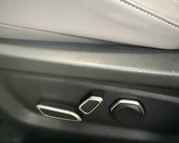 Белый Чанган Uni-K, объемом двигателя 1.49 л и пробегом 18 тыс. км за 26999 $, фото 6 на Automoto.ua