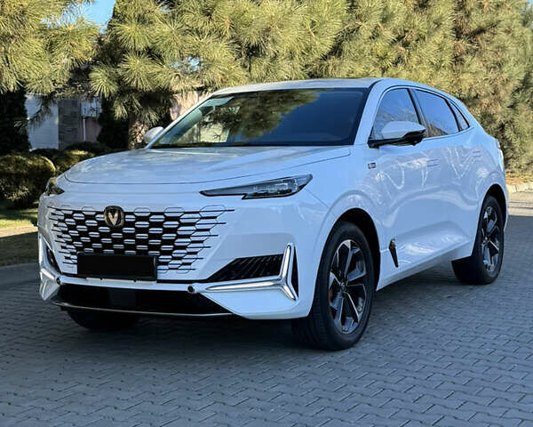Білий Чанган Uni-K, об'ємом двигуна 1.5 л та пробігом 11 тис. км за 33500 $, фото 41 на Automoto.ua