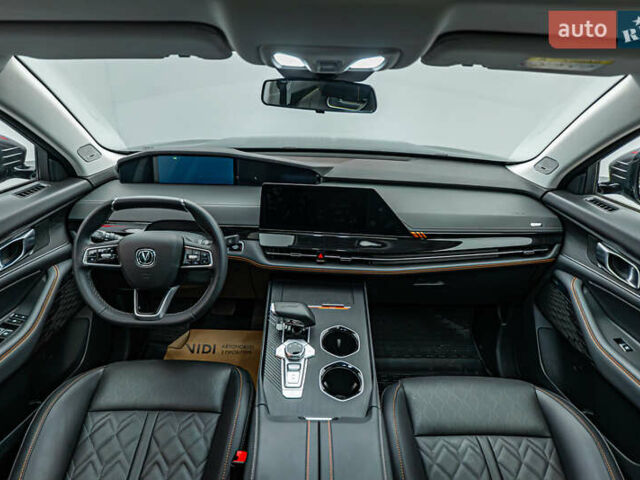 Серый Чанган Uni-K, объемом двигателя 2 л и пробегом 5 тыс. км за 28868 $, фото 10 на Automoto.ua