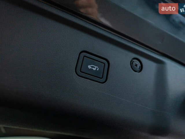 Серый Чанган Uni-K, объемом двигателя 2 л и пробегом 5 тыс. км за 28868 $, фото 7 на Automoto.ua