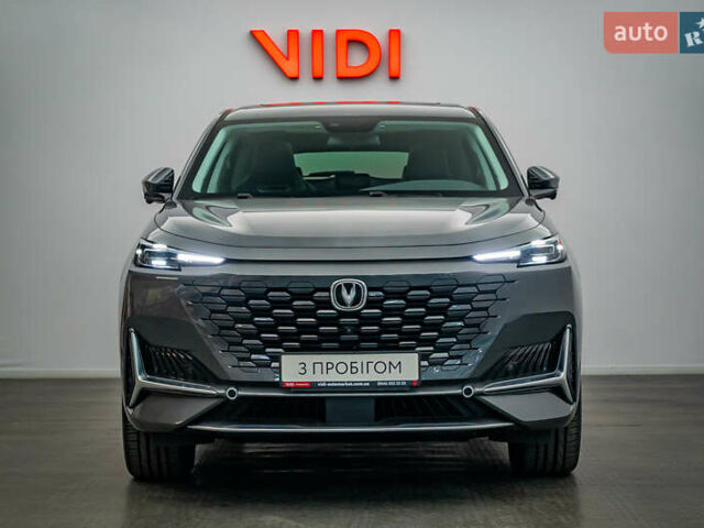 Серый Чанган Uni-K, объемом двигателя 2 л и пробегом 5 тыс. км за 28868 $, фото 4 на Automoto.ua