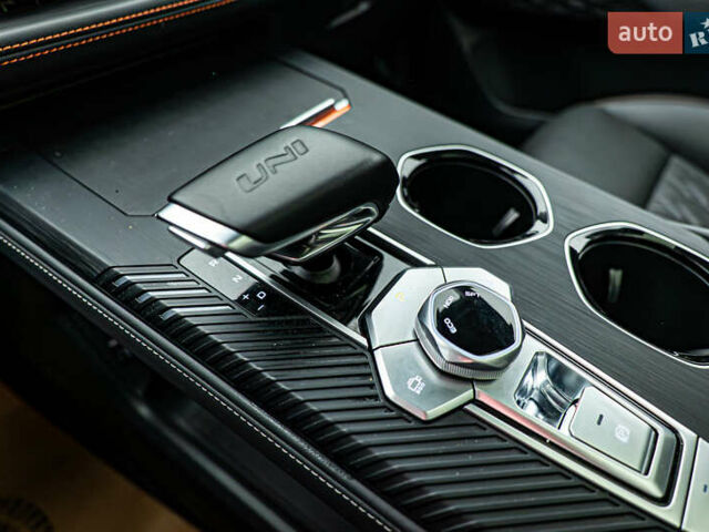 Серый Чанган Uni-K, объемом двигателя 2 л и пробегом 5 тыс. км за 28868 $, фото 17 на Automoto.ua