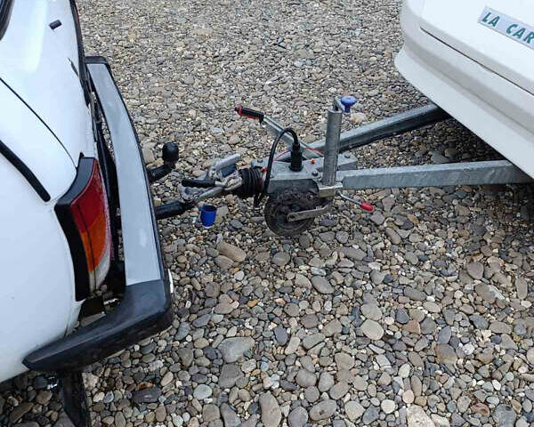 Чатеау 380 1995 у Виноградове на Automoto.ua Білий Чатеау 380, об'ємом двигуна 0 л та пробігом 5 тис. км за 6850 $, фото 4 на Automoto.ua