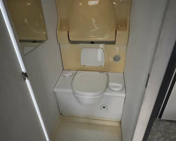 Чатеау 390, объемом двигателя 0 л и пробегом 1 тыс. км за 5300 $, фото 8 на Automoto.ua