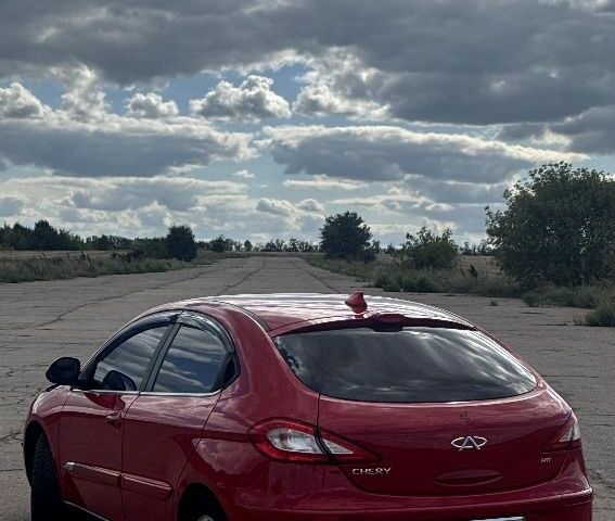 Красный Чери А3, объемом двигателя 1.6 л и пробегом 108 тыс. км за 4000 $, фото 2 на Automoto.ua