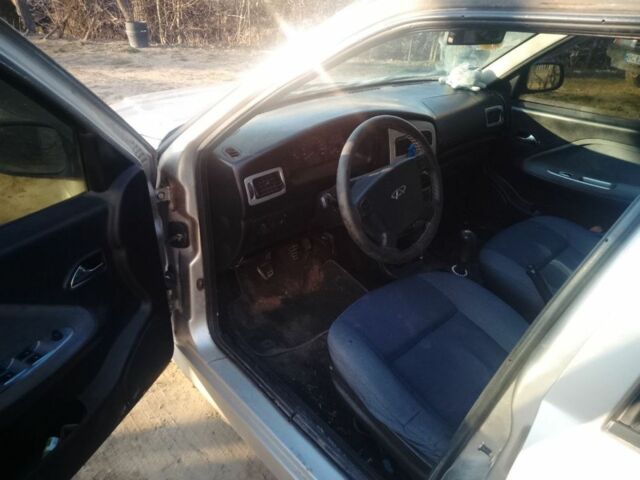 Бежевый Чери Амулет, объемом двигателя 1.6 л и пробегом 200 тыс. км за 1300 $, фото 6 на Automoto.ua