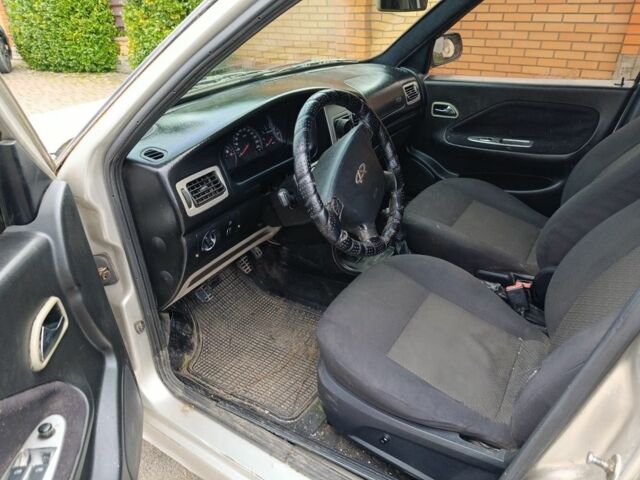 Бежевый Чери Амулет, объемом двигателя 1.6 л и пробегом 260 тыс. км за 980 $, фото 6 на Automoto.ua