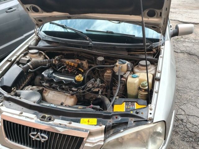 Бежевый Чери Амулет, объемом двигателя 1.6 л и пробегом 260 тыс. км за 1300 $, фото 4 на Automoto.ua