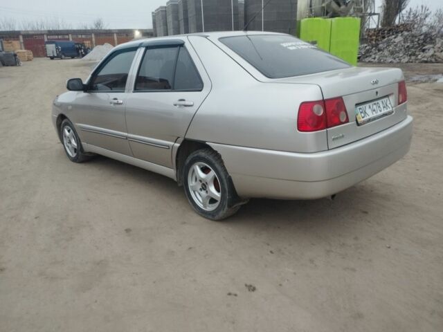 Бежевый Чери Амулет, объемом двигателя 1.6 л и пробегом 70 тыс. км за 1100 $, фото 5 на Automoto.ua