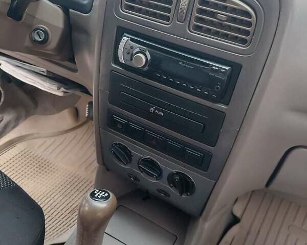 Бежевий Чері Амулет, об'ємом двигуна 1.6 л та пробігом 194 тис. км за 2000 $, фото 9 на Automoto.ua