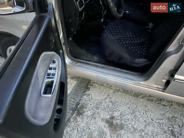 Чери Амулет 2007 в Тячеве на Automoto.ua Бежевый Чери Амулет, объемом двигателя 1.5 л и пробегом 72 тыс. км за 1200 $, фото 4 на Automoto.ua