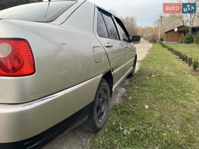 Бежевый Чери Амулет, объемом двигателя 1.6 л и пробегом 200 тыс. км за 1700 $, фото 5 на Automoto.ua
