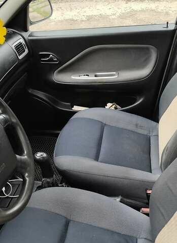 Бежевый Чери Амулет, объемом двигателя 1.6 л и пробегом 170 тыс. км за 1350 $, фото 6 на Automoto.ua