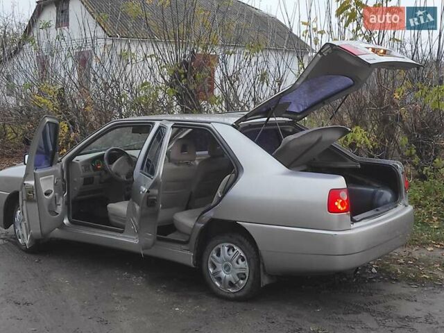 Бежевый Чери Амулет, объемом двигателя 1.6 л и пробегом 176 тыс. км за 1500 $, фото 16 на Automoto.ua