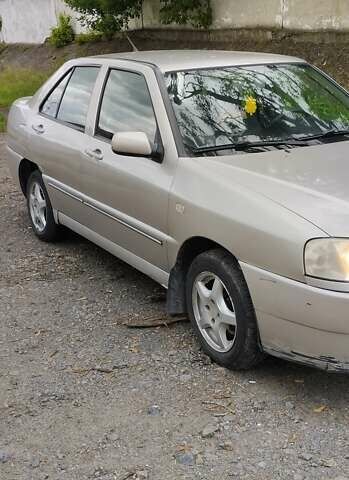 Бежевый Чери Амулет, объемом двигателя 1.6 л и пробегом 170 тыс. км за 1350 $, фото 2 на Automoto.ua