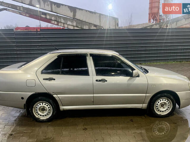 Бежевый Чери Амулет, объемом двигателя 1.6 л и пробегом 160 тыс. км за 1399 $, фото 4 на Automoto.ua