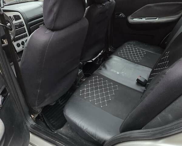 Бежевый Чери Амулет, объемом двигателя 1.6 л и пробегом 145 тыс. км за 1500 $, фото 6 на Automoto.ua