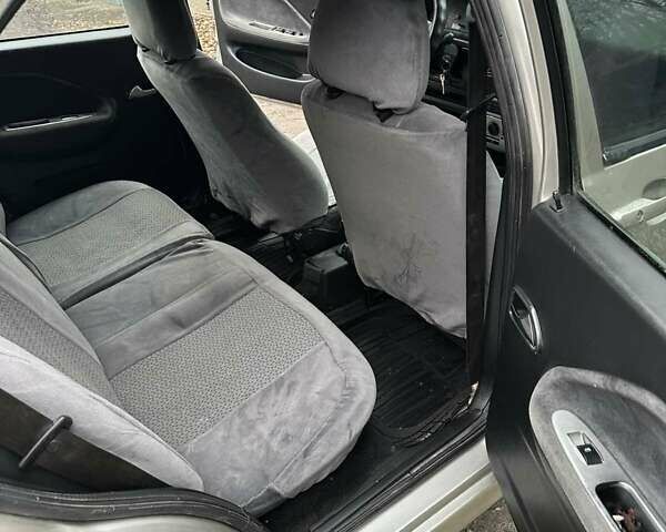 Бежевый Чери Амулет, объемом двигателя 1.6 л и пробегом 200 тыс. км за 1650 $, фото 8 на Automoto.ua