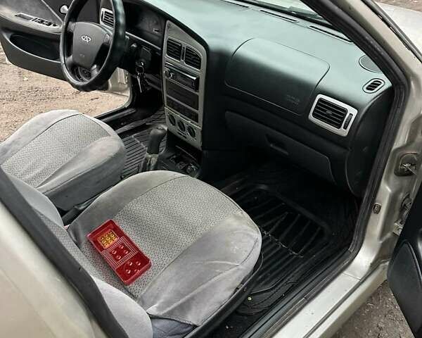 Бежевый Чери Амулет, объемом двигателя 1.6 л и пробегом 200 тыс. км за 1650 $, фото 6 на Automoto.ua