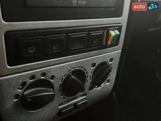 Бежевый Чери Амулет, объемом двигателя 1.6 л и пробегом 210 тыс. км за 2799 $, фото 18 на Automoto.ua