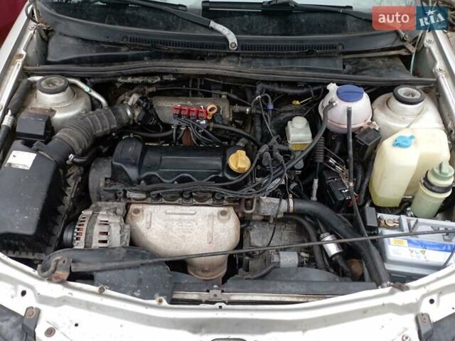 Бежевый Чери Амулет, объемом двигателя 1.6 л и пробегом 202 тыс. км за 1250 $, фото 7 на Automoto.ua