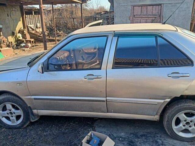 Бежевый Чери Амулет, объемом двигателя 1.6 л и пробегом 100 тыс. км за 1000 $, фото 7 на Automoto.ua