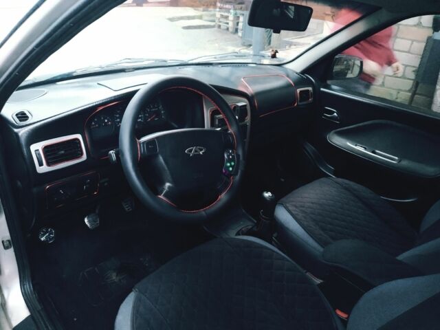 Бежевый Чери Амулет, объемом двигателя 1.6 л и пробегом 179 тыс. км за 2300 $, фото 7 на Automoto.ua