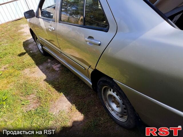 Чери Амулет 2007 в Ромнах на Automoto.ua Бежевый Чери Амулет, объемом двигателя 1.6 л и пробегом 135 тыс. км за 1600 $, фото 5 на Automoto.ua