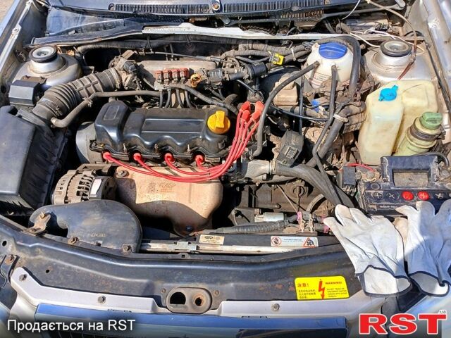 Бежевый Чери Амулет, объемом двигателя 1.6 л и пробегом 200 тыс. км за 1800 $, фото 7 на Automoto.ua