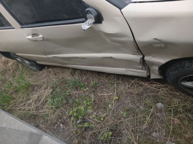 Бежевый Чери Амулет, объемом двигателя 1.6 л и пробегом 198 тыс. км за 600 $, фото 3 на Automoto.ua