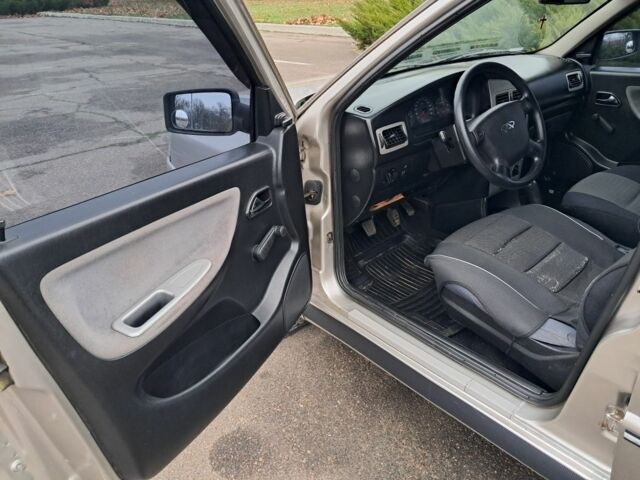 Бежевый Чери Амулет, объемом двигателя 1.6 л и пробегом 159 тыс. км за 2400 $, фото 13 на Automoto.ua