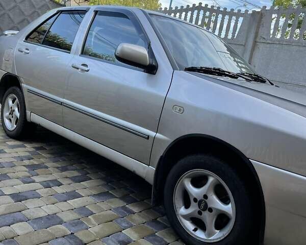 Чери Амулет 2008 в Ровно на Automoto.ua Бежевый Чери Амулет, объемом двигателя 1.6 л и пробегом 114 тыс. км за 2500 $, фото 1 на Automoto.ua