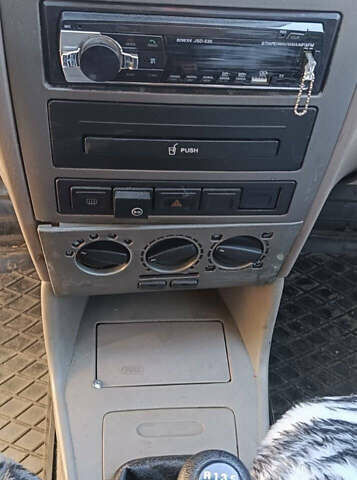 Чорний Чері Амулет, об'ємом двигуна 1.6 л та пробігом 190 тис. км за 1400 $, фото 11 на Automoto.ua