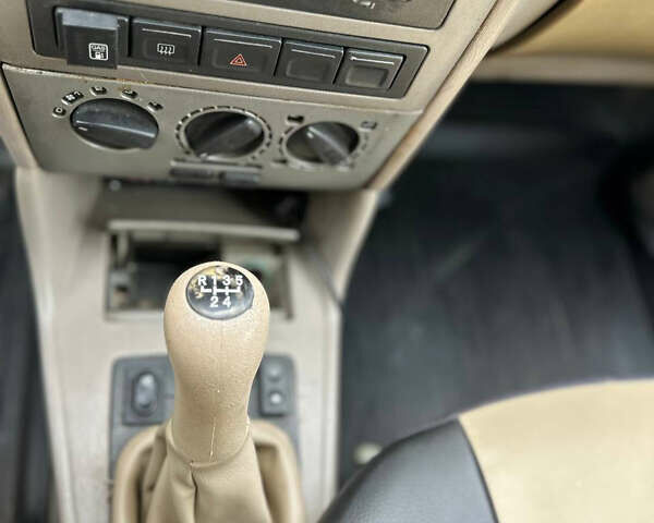 Черный Чери Амулет, объемом двигателя 1.6 л и пробегом 195 тыс. км за 1800 $, фото 5 на Automoto.ua