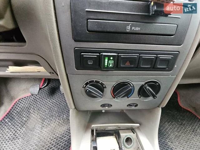 Черный Чери Амулет, объемом двигателя 1.6 л и пробегом 178 тыс. км за 1399 $, фото 15 на Automoto.ua