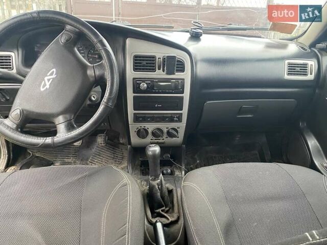 Черный Чери Амулет, объемом двигателя 1.6 л и пробегом 167 тыс. км за 1400 $, фото 4 на Automoto.ua