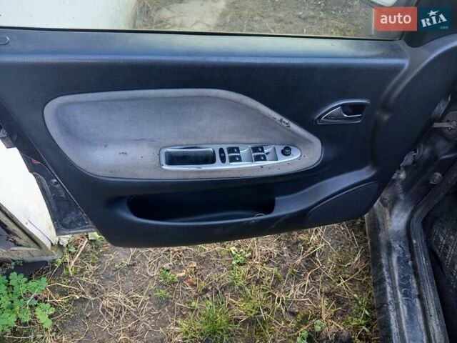 Чорний Чері Амулет, об'ємом двигуна 1.6 л та пробігом 250 тис. км за 1250 $, фото 9 на Automoto.ua