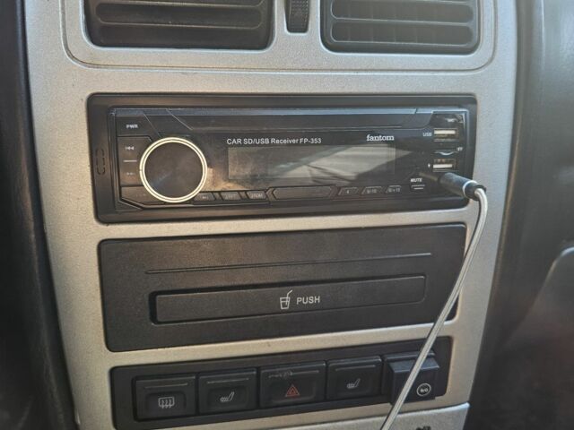 Черный Чери Амулет, объемом двигателя 1.6 л и пробегом 249 тыс. км за 980 $, фото 6 на Automoto.ua