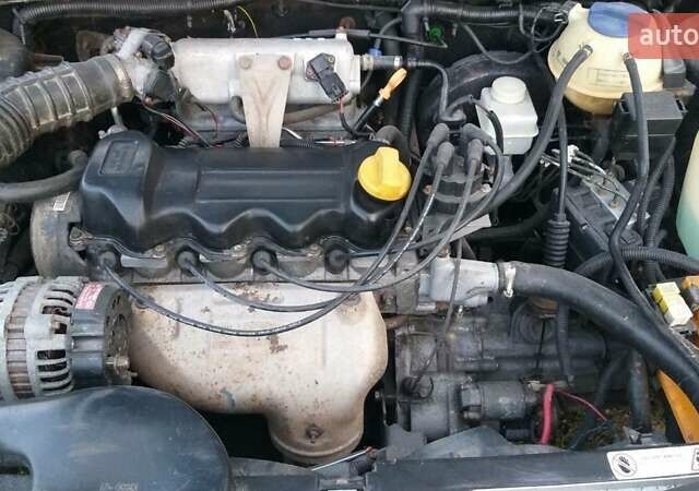 Чорний Чері Амулет, об'ємом двигуна 1.6 л та пробігом 180 тис. км за 2000 $, фото 5 на Automoto.ua