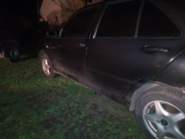 Черный Чери Амулет, объемом двигателя 1.6 л и пробегом 150 тыс. км за 899 $, фото 2 на Automoto.ua