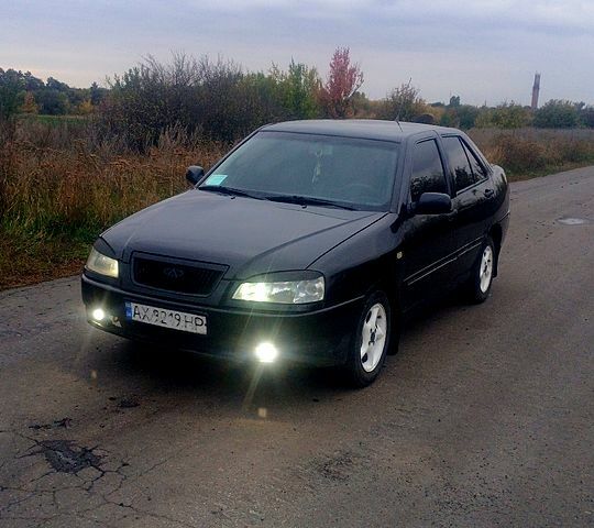 Чери Амулет 2007 в Краснокутске на Automoto.ua Черный Чери Амулет, объемом двигателя 1.6 л и пробегом 207 тыс. км за 1900 $, фото 1 на Automoto.ua