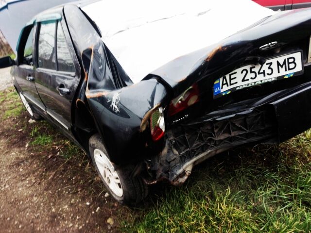 Черный Чери Амулет, объемом двигателя 1.6 л и пробегом 130 тыс. км за 600 $, фото 5 на Automoto.ua