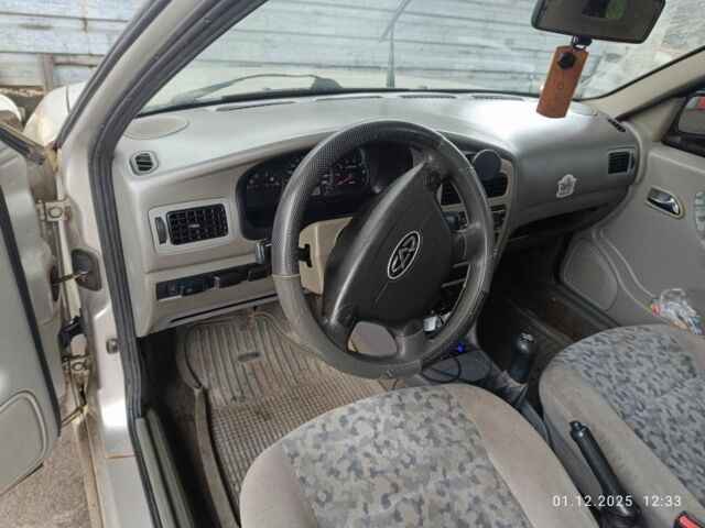 Серый Чери Амулет, объемом двигателя 1.6 л и пробегом 180 тыс. км за 2000 $, фото 5 на Automoto.ua