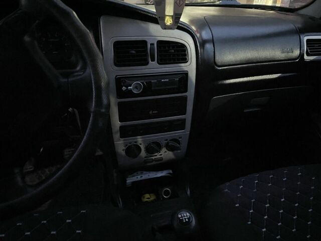 Чери Амулет 2007 в Тячеве на Automoto.ua Серый Чери Амулет, объемом двигателя 1.6 л и пробегом 72 тыс. км за 1200 $, фото 8 на Automoto.ua