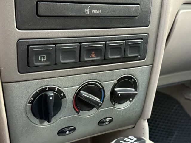 Сірий Чері Амулет, об'ємом двигуна 1.6 л та пробігом 160 тис. км за 1600 $, фото 15 на Automoto.ua