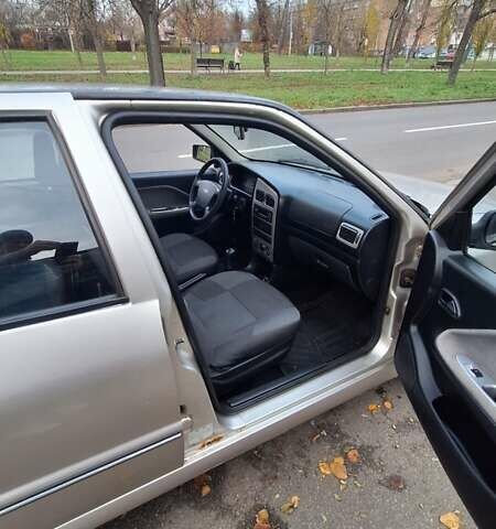 Сірий Чері Амулет, об'ємом двигуна 1.6 л та пробігом 85 тис. км за 2000 $, фото 7 на Automoto.ua