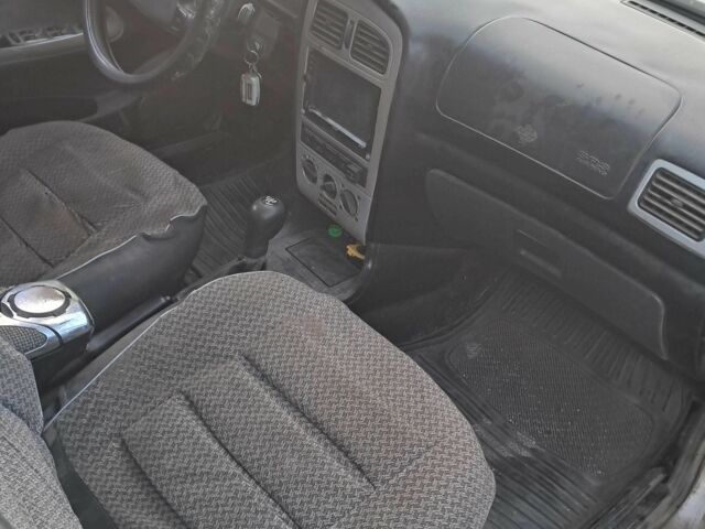 Чері Амулет 2008 у Києві на Automoto.ua Сірий Чері Амулет, об'ємом двигуна 1.6 л та пробігом 183 тис. км за 1100 $, фото 7 на Automoto.ua